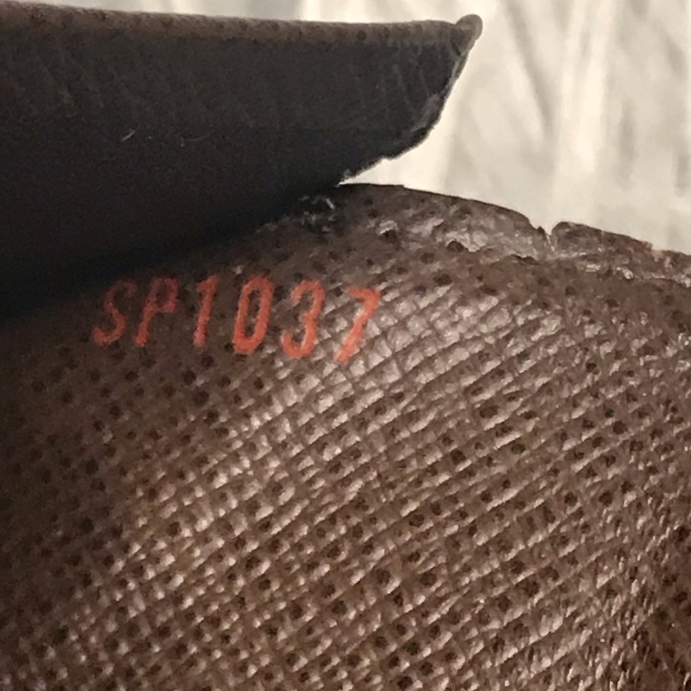 AUTH Louis Vuitton DE Brazza Wallet - Picture 5 of 6